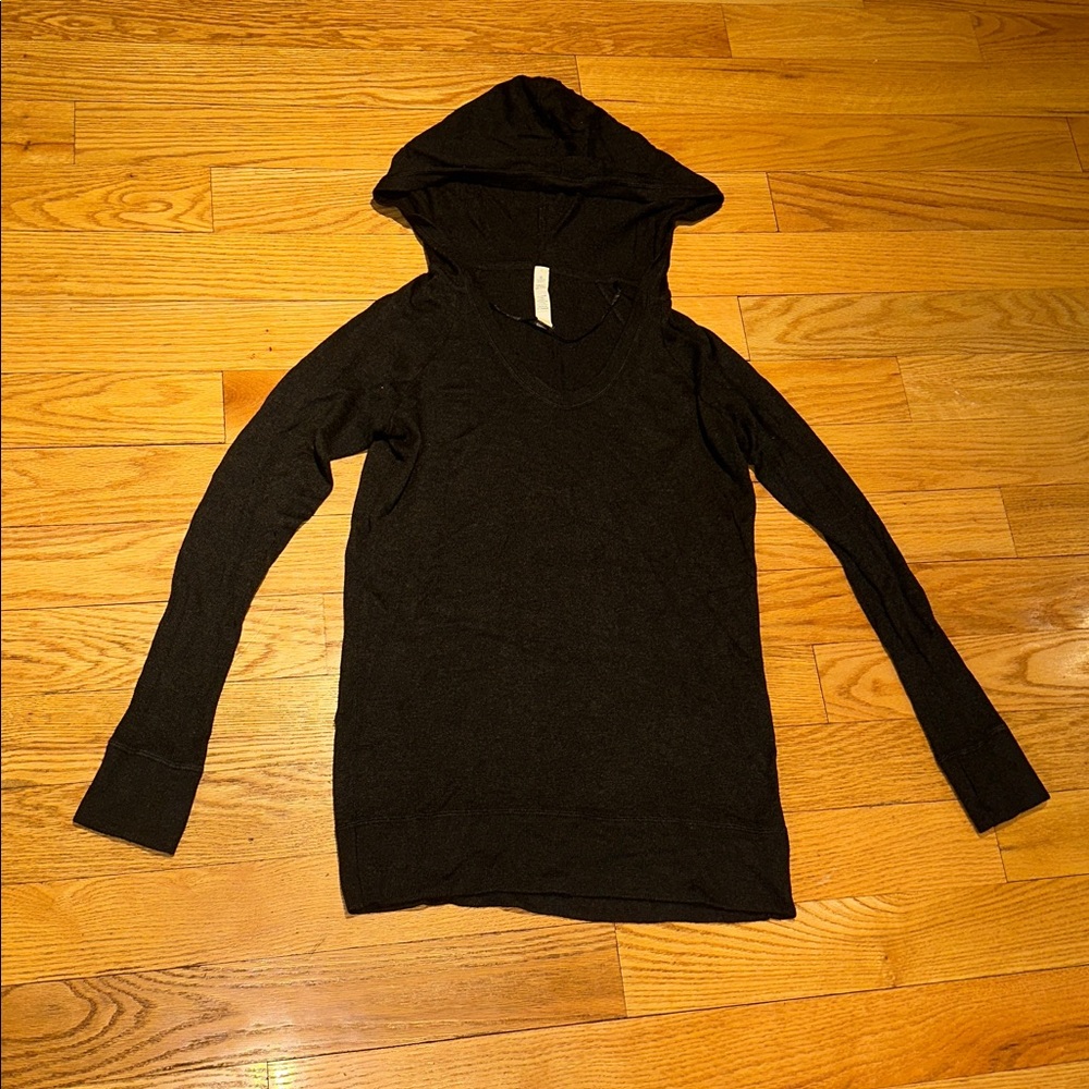 Lululemon Dark Grey/ Black Hooded Long Sleeve Shirt Size 8